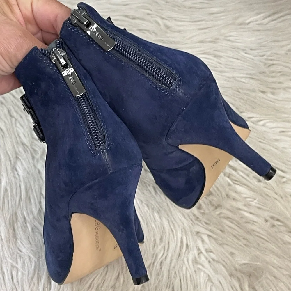 BCBG Elegant Navy Blue Women's Shoes